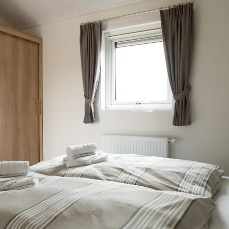 Bis Sechs Personen Ohne Hund *